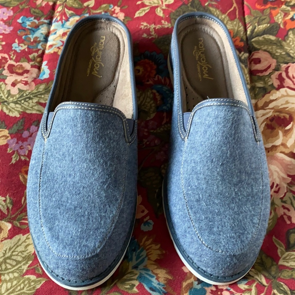 New! Natural Soul Isabella Blue Size 8 Slides